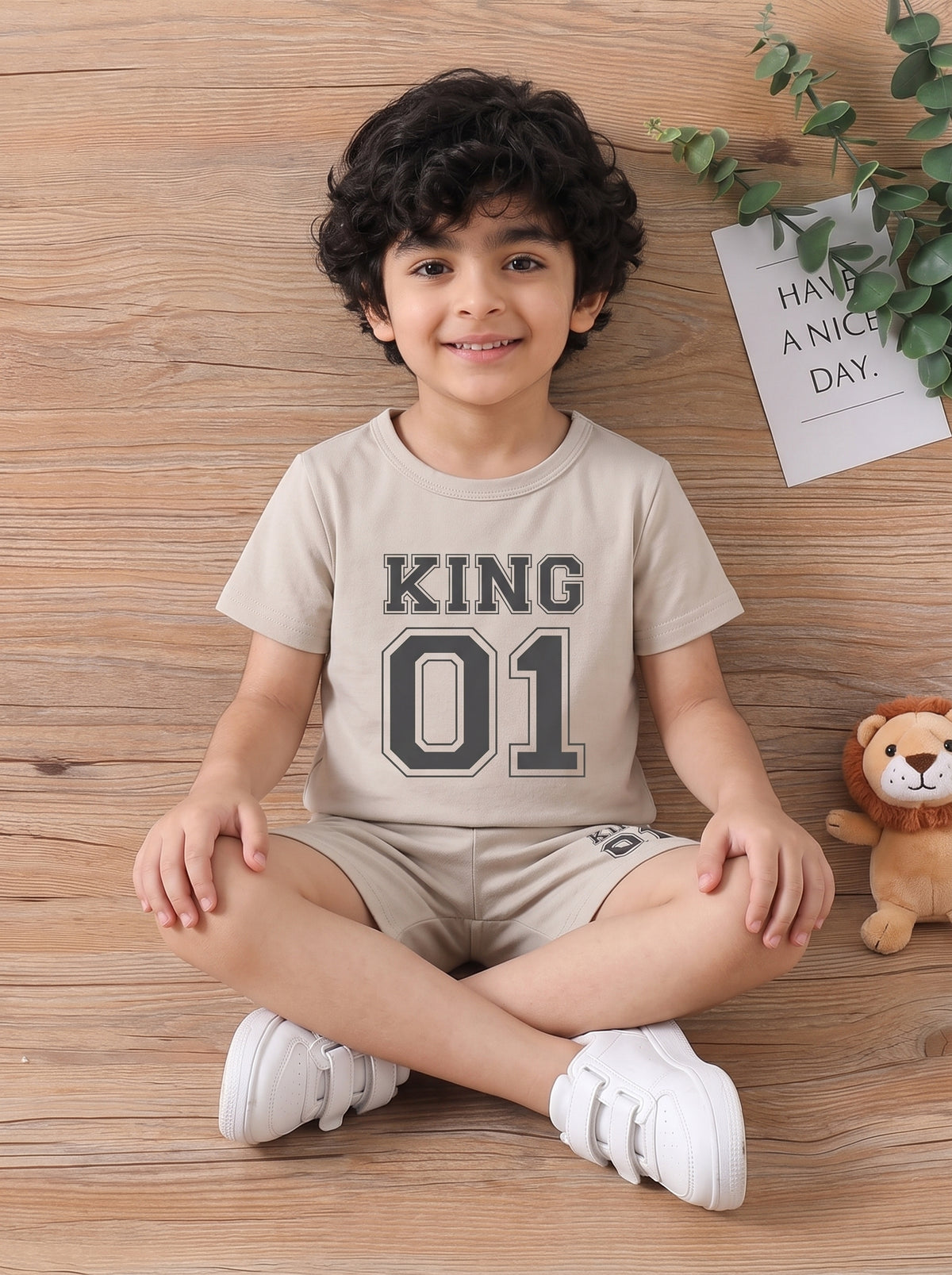 KING 01 T-Shirt & Shorts Set – Beige Outfit